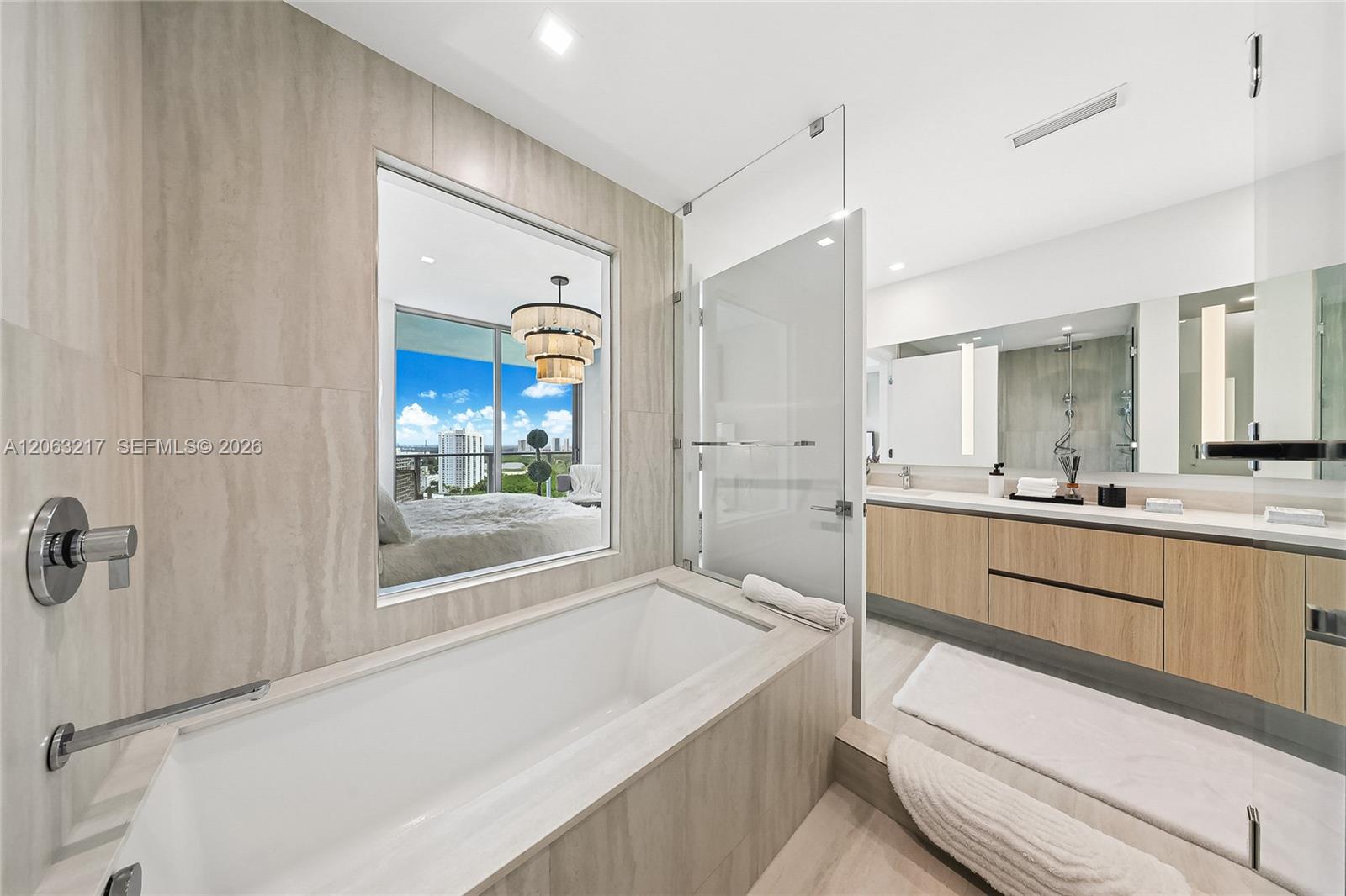 2411 Laguna Circle
