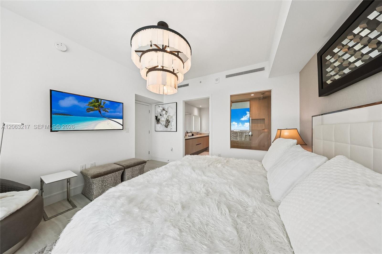 2411 Laguna Circle
