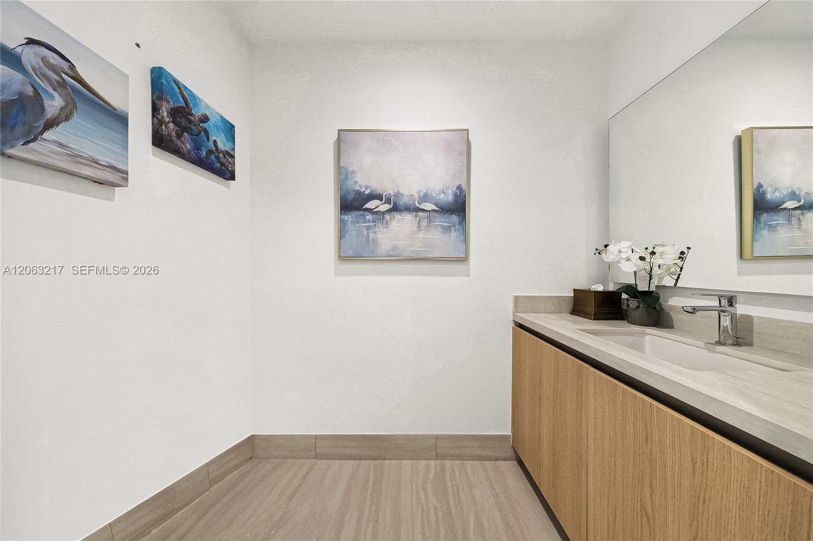 2411 Laguna Circle