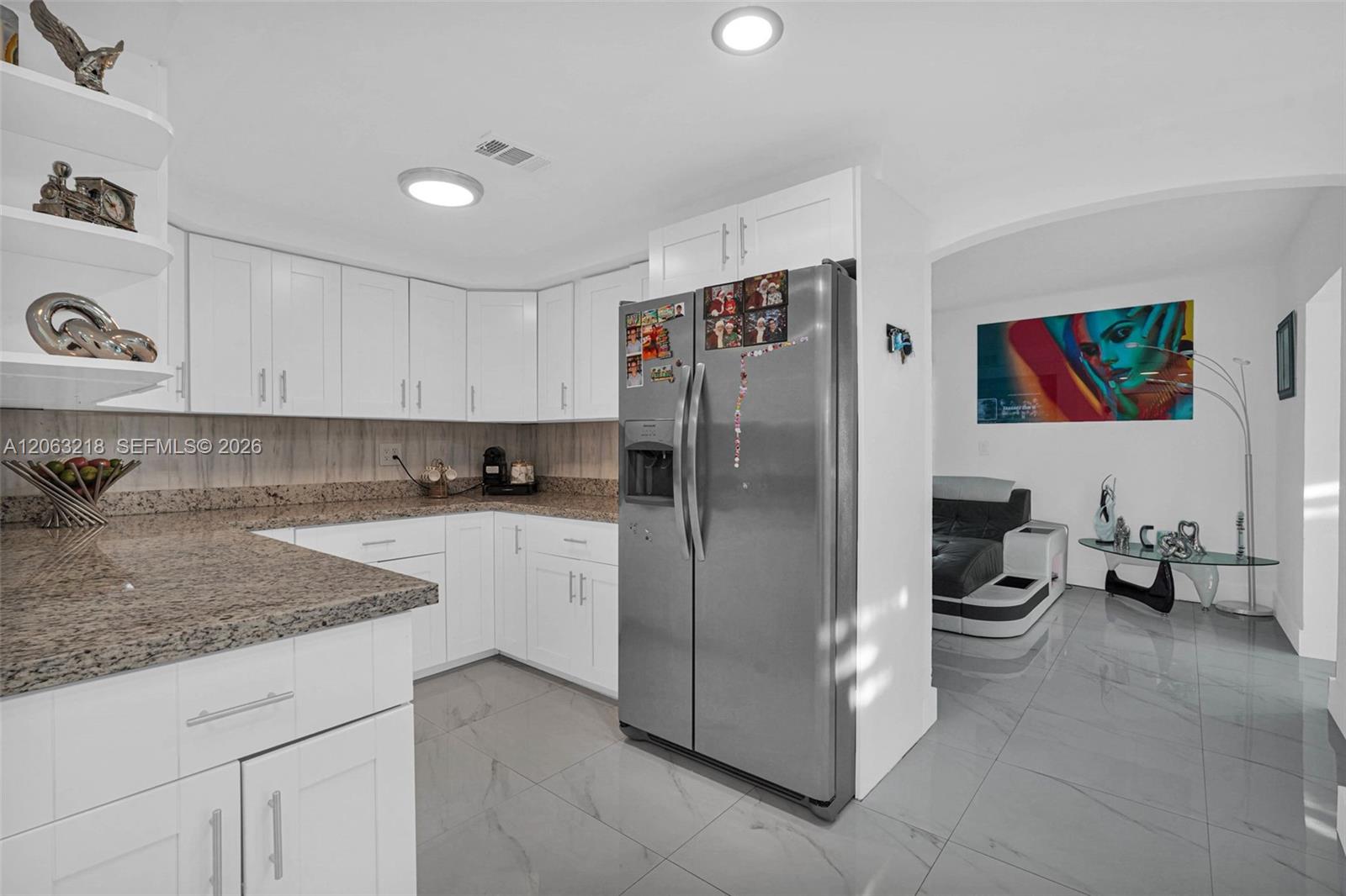 831 E 10th Place