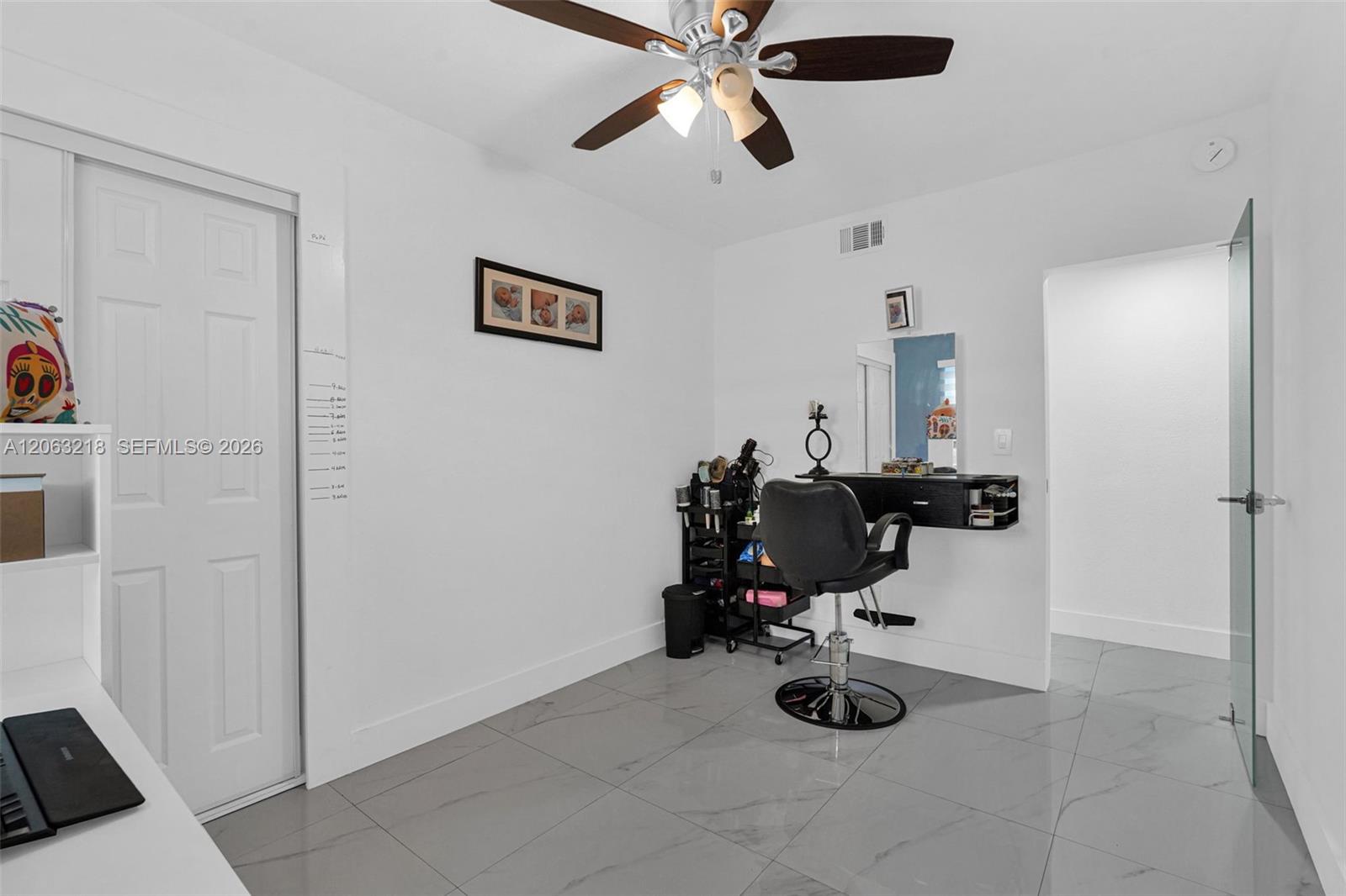 831 E 10th Place