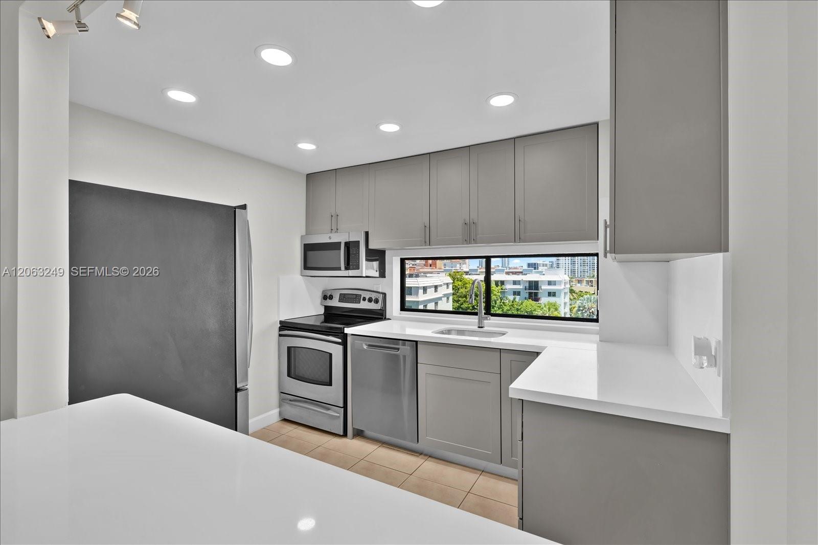 17021 N Bay Road