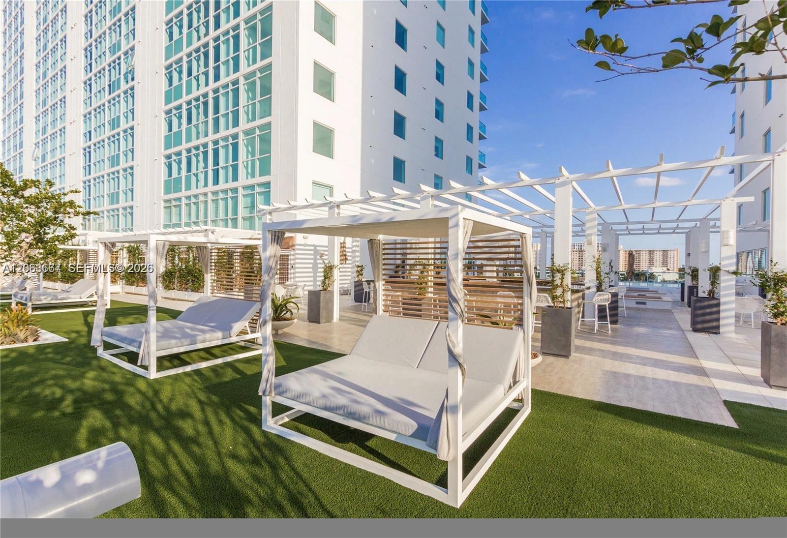400 Sunny Isles Boulevard