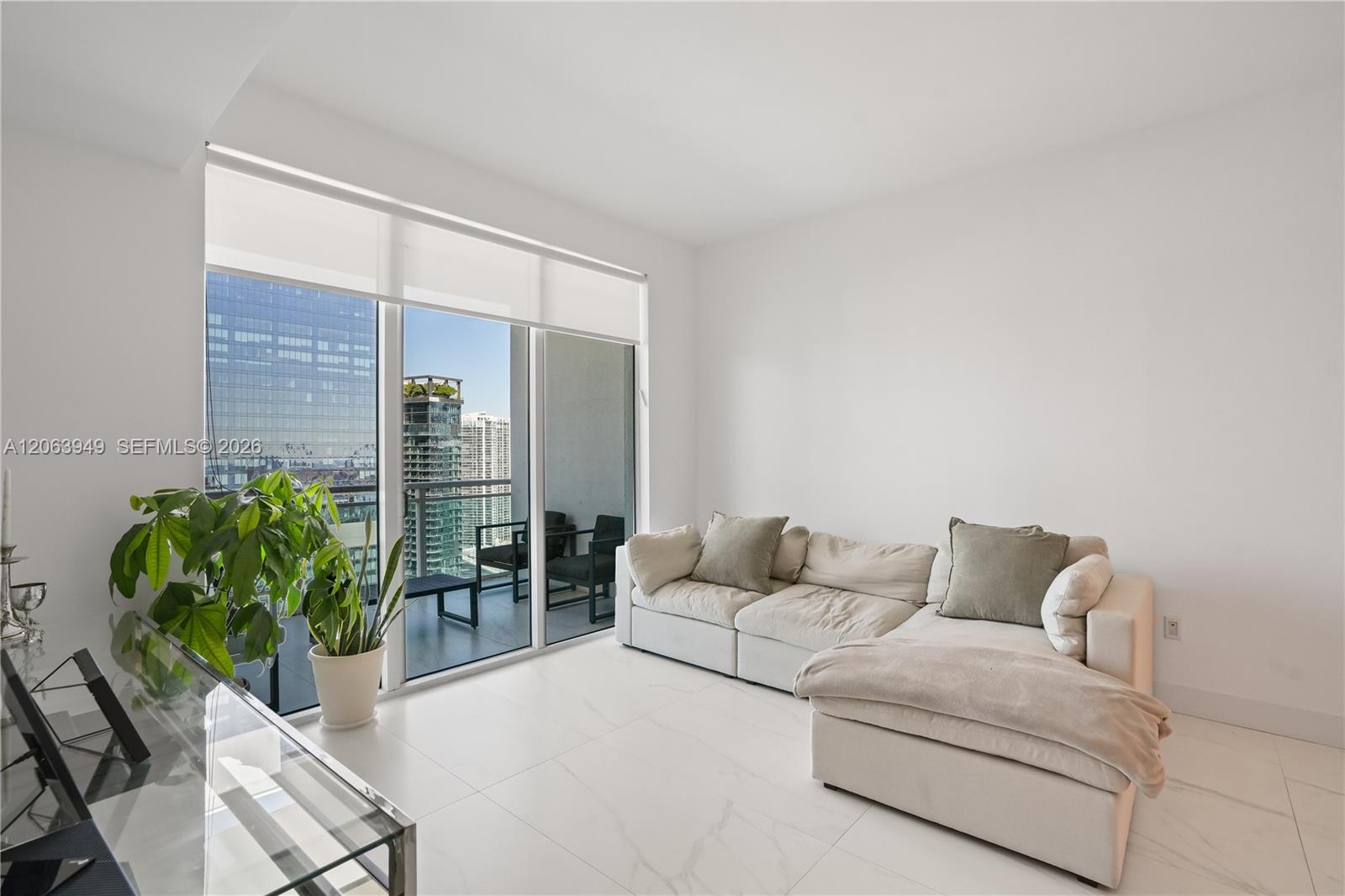 950 Brickell Bay Drive gallery image #12