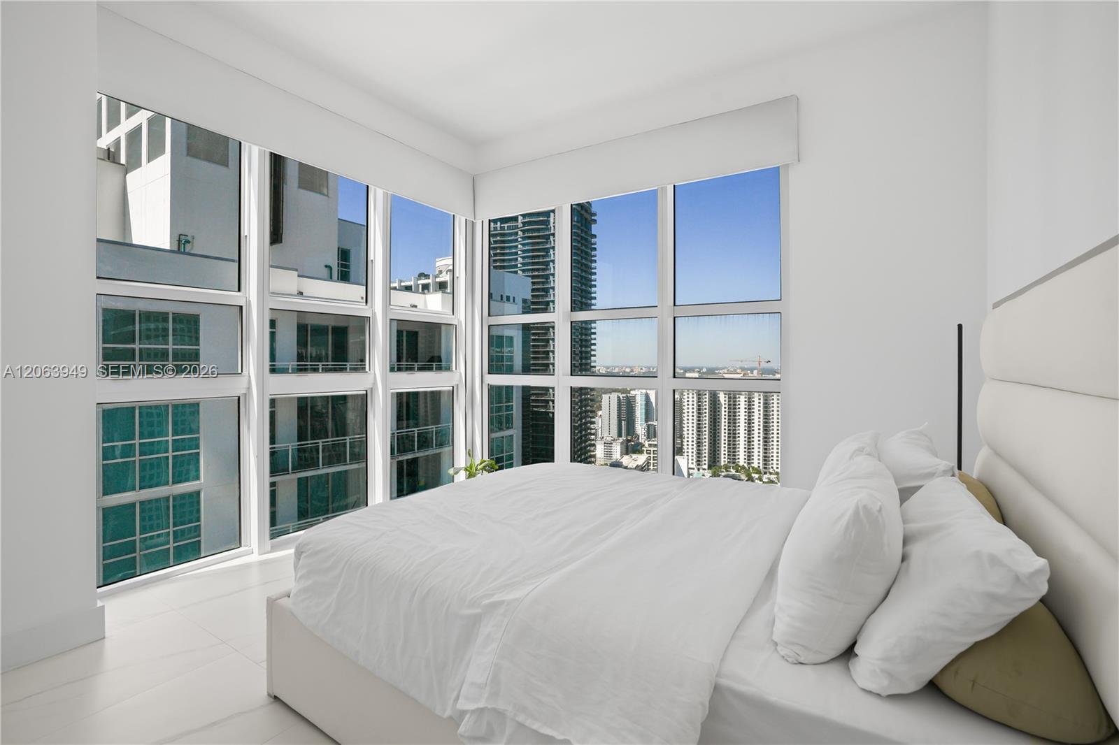 950 Brickell Bay Drive gallery image #13