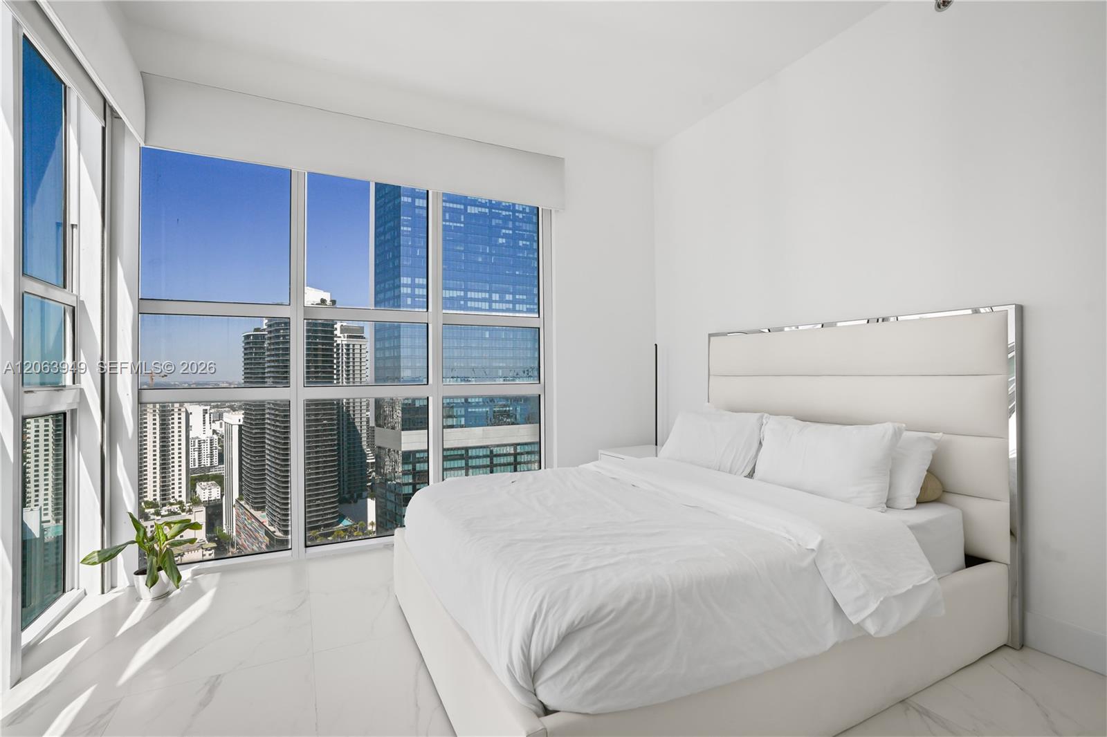950 Brickell Bay Drive gallery image #14