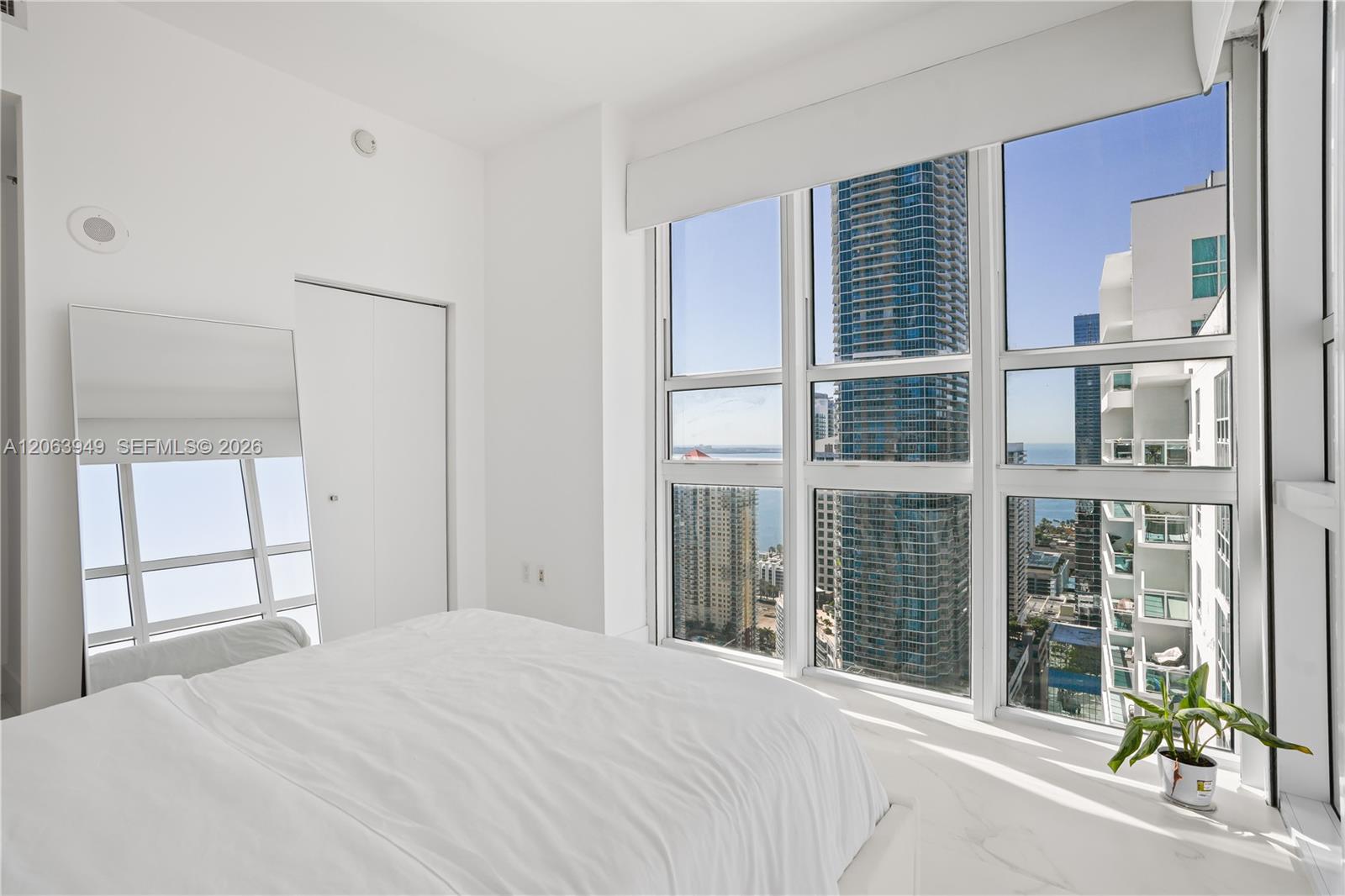950 Brickell Bay Drive gallery image #15