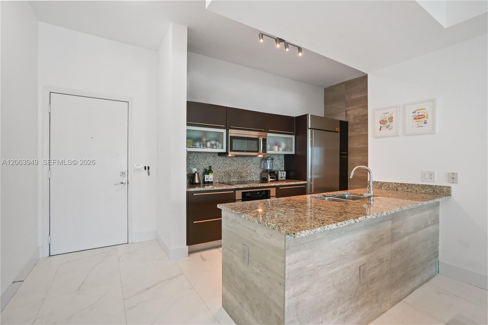 950 Brickell Bay Drive gallery image #2