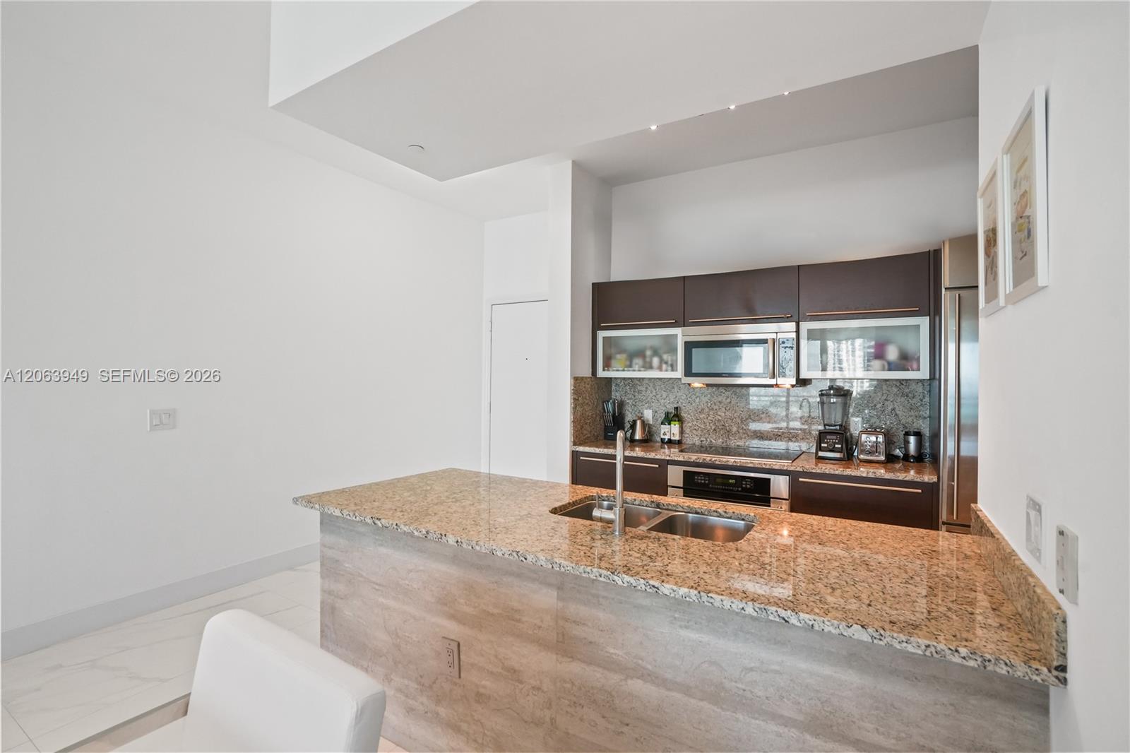 950 Brickell Bay Drive gallery image #3