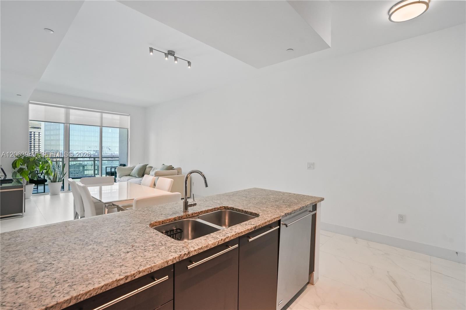 950 Brickell Bay Drive gallery image #4