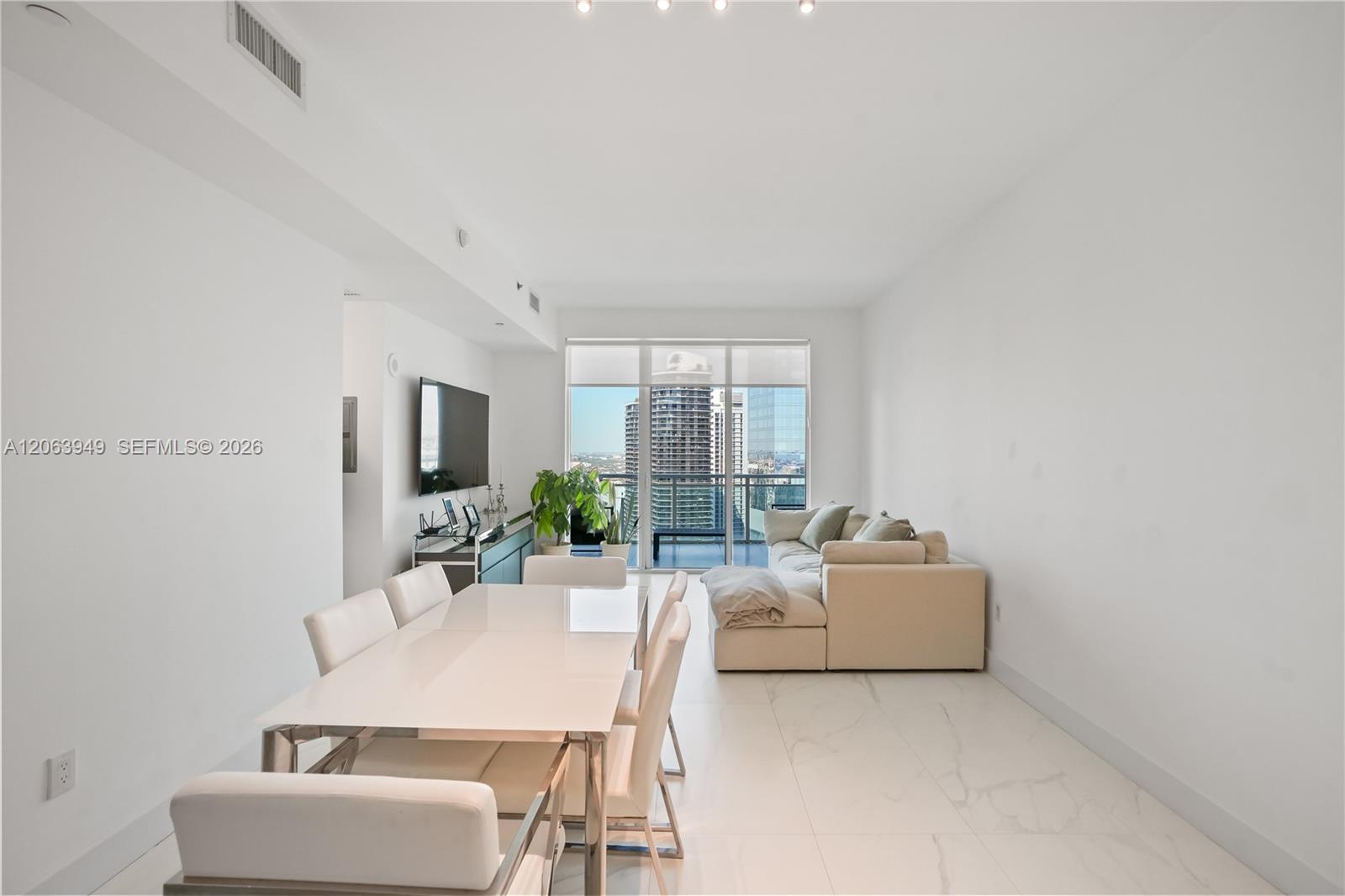 950 Brickell Bay Drive gallery image #7