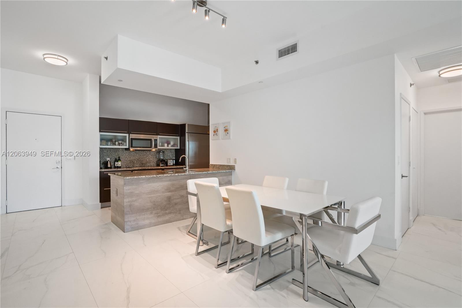 950 Brickell Bay Drive gallery image #8