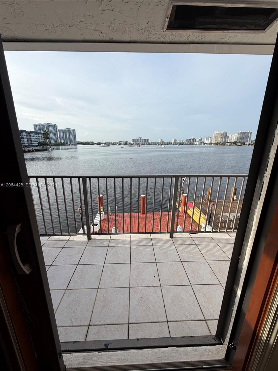 2761 NE 165th Terrace