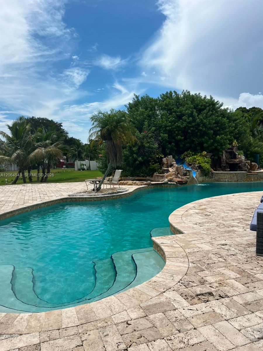 7248 NW 48th Court