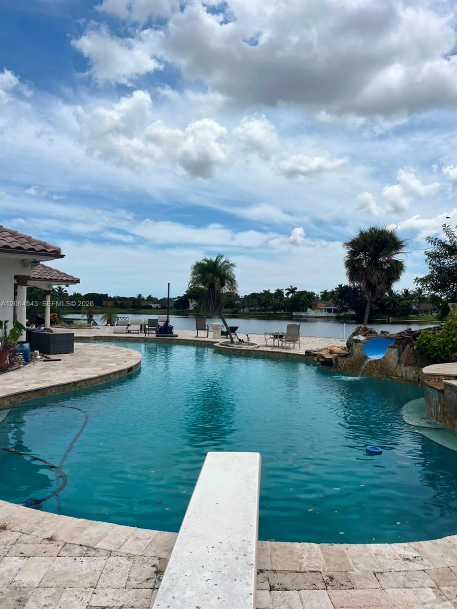 7248 NW 48th Court