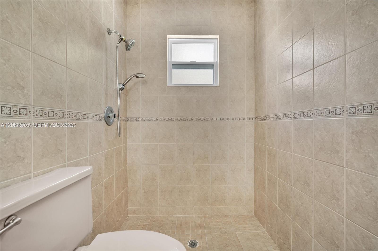 372 NW 35th Place