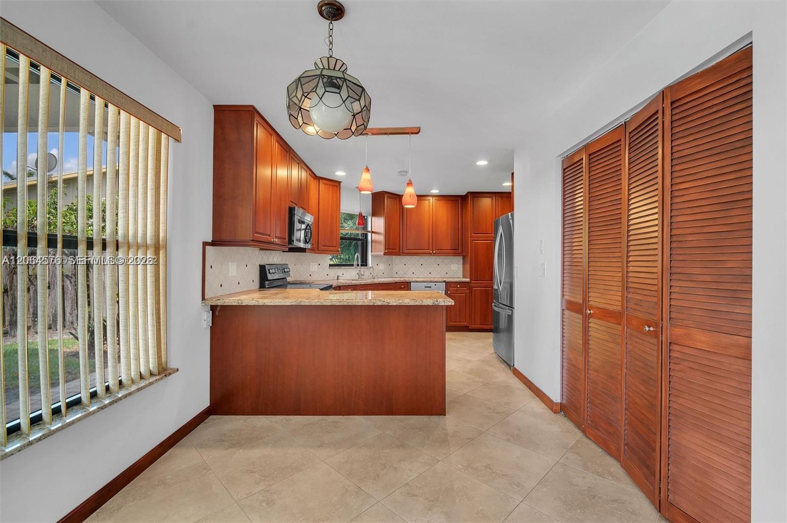 372 NW 35th Place