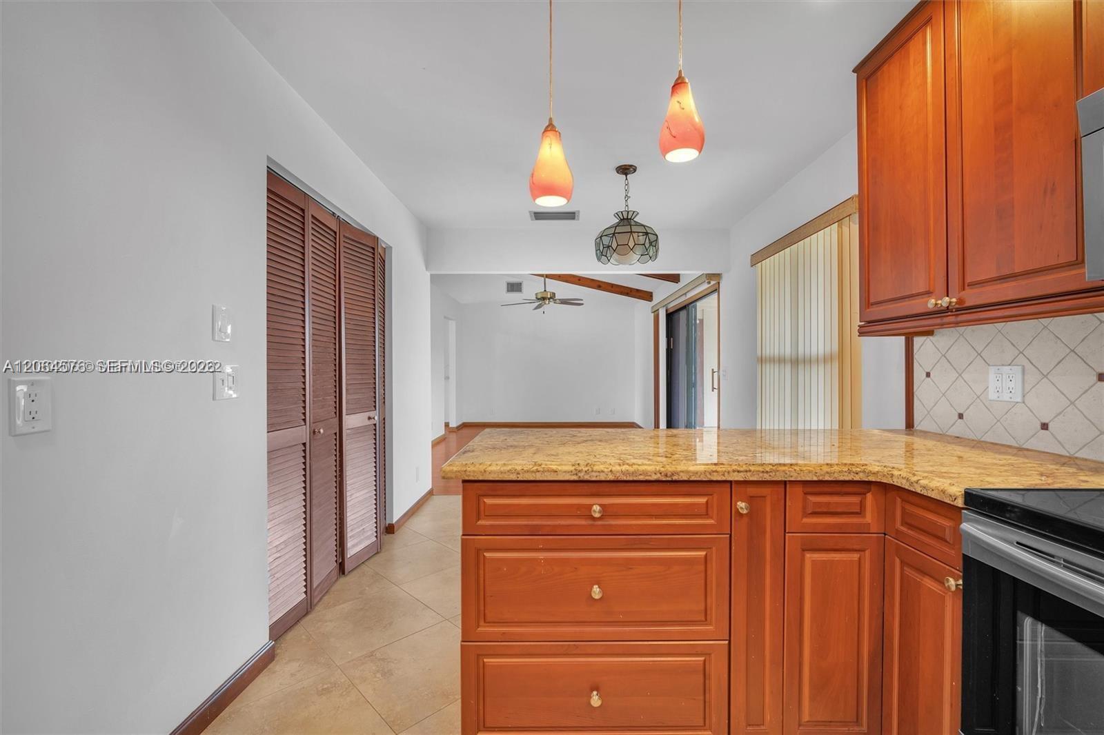 372 NW 35th Place