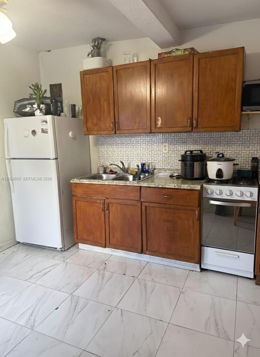 2118 NW 86th Street