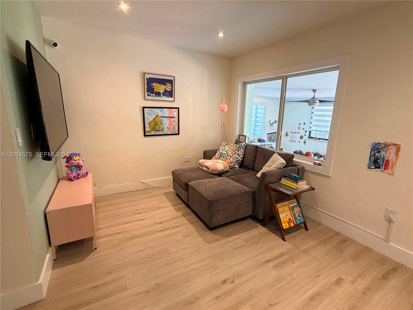 1525 SW 19th Terrace
