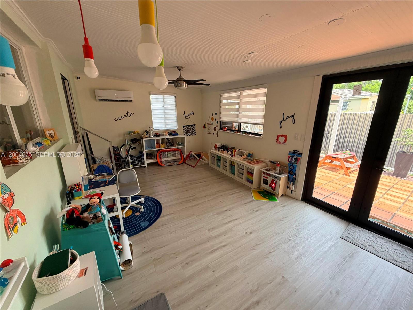 1525 SW 19th Terrace