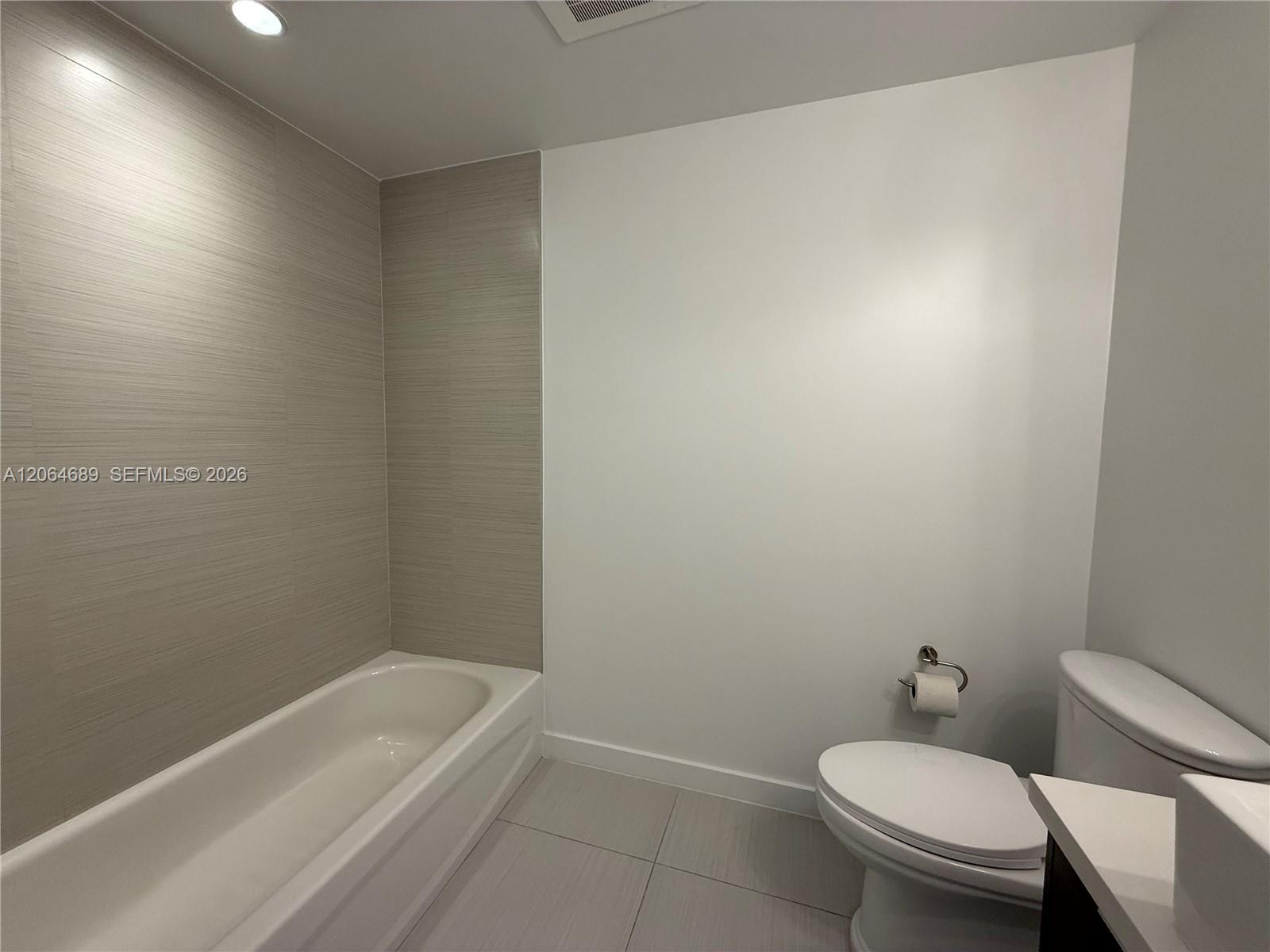 1010 SW 2nd Avenue gallery image #6
