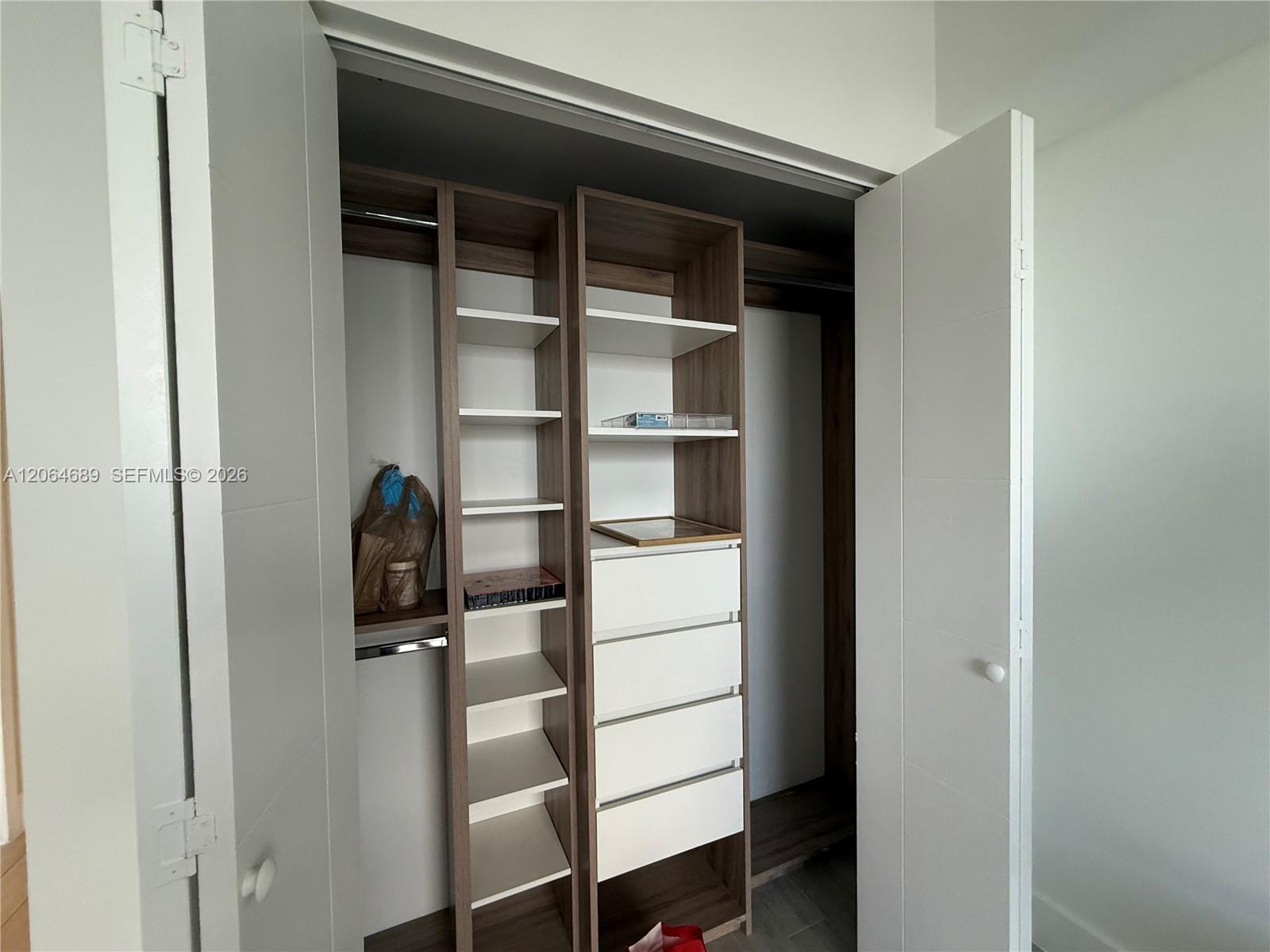 1010 SW 2nd Avenue gallery image #7