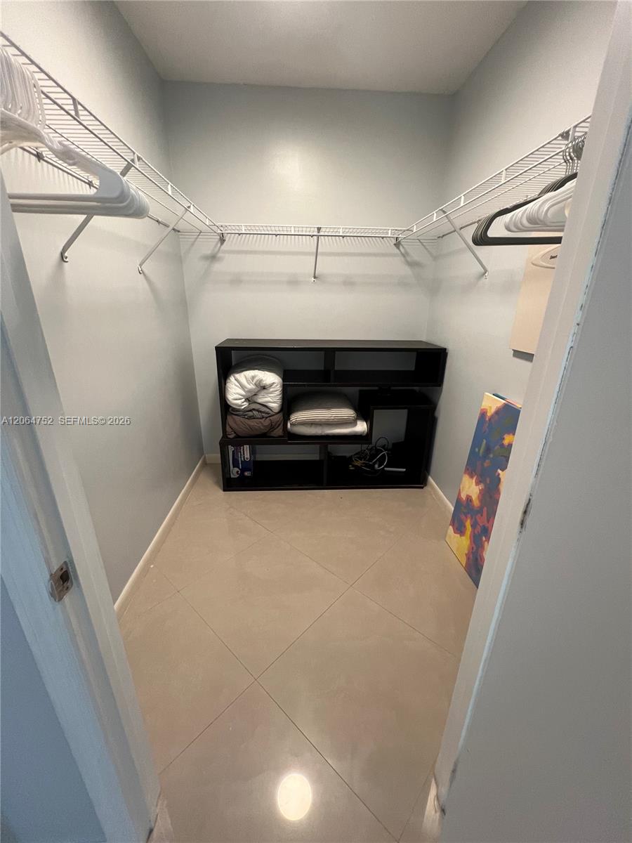 16699 Collins Avenue