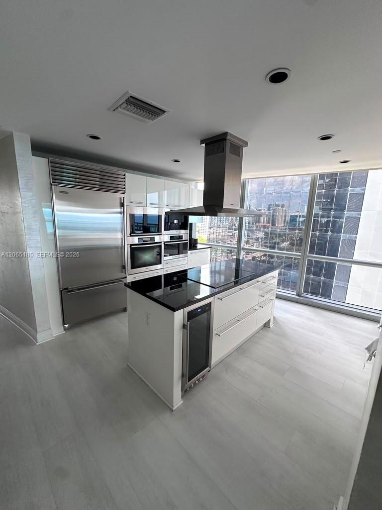 17121 Collins Avenue