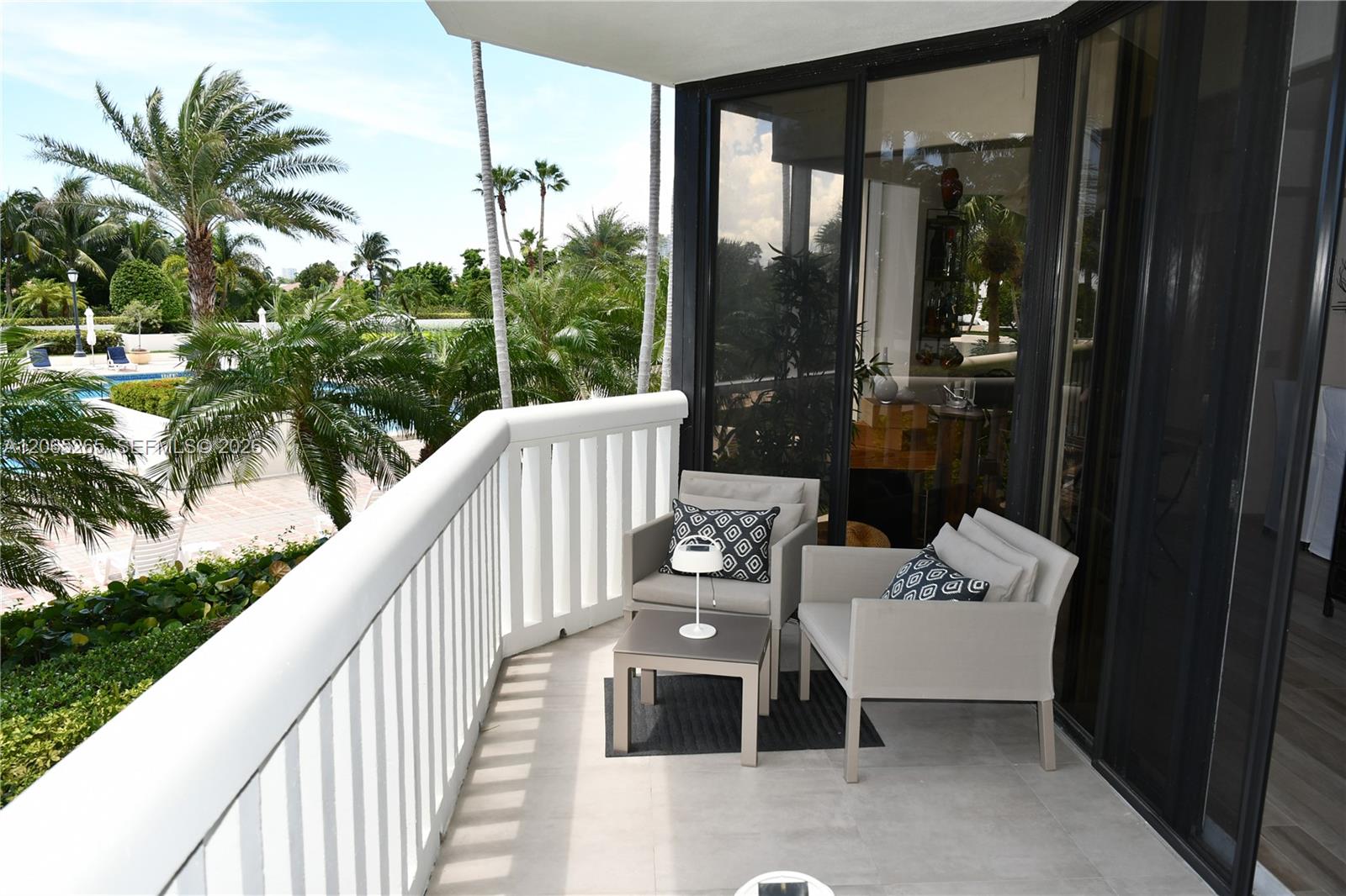 1000 E Island Boulevard