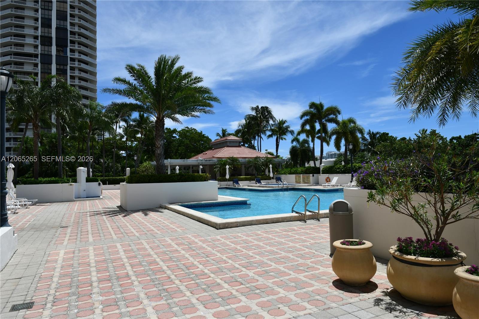 1000 E Island Boulevard