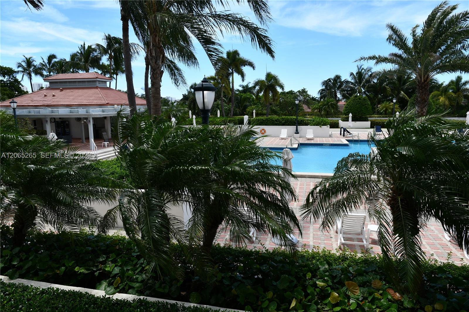 1000 E Island Boulevard