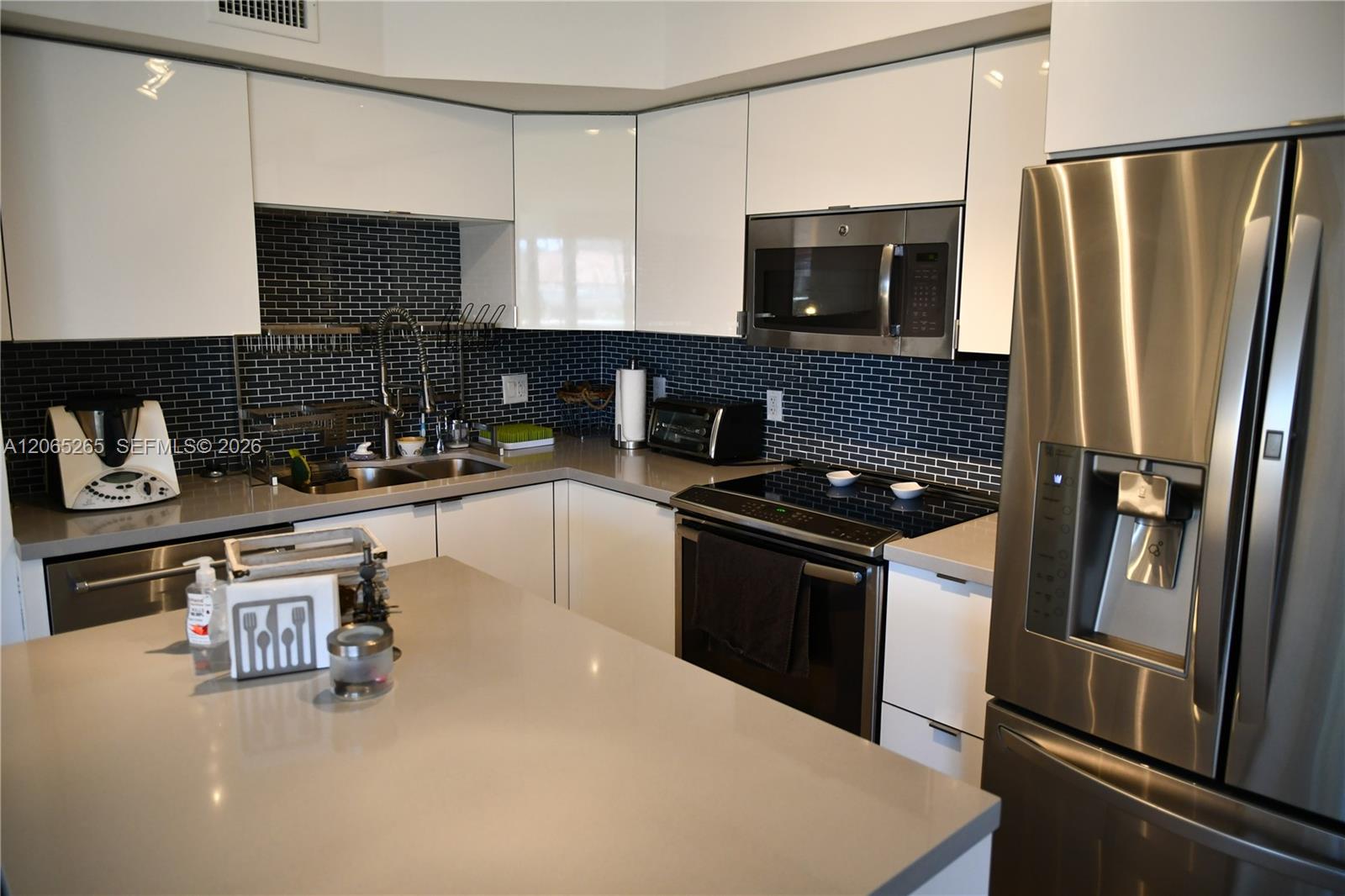 1000 E Island Boulevard