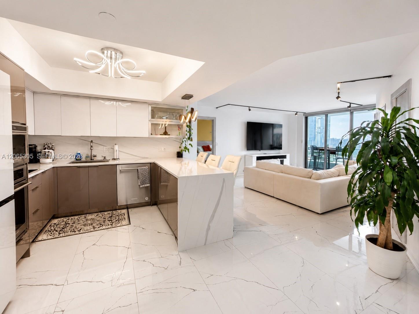 3600 Mystic Pointe Drive