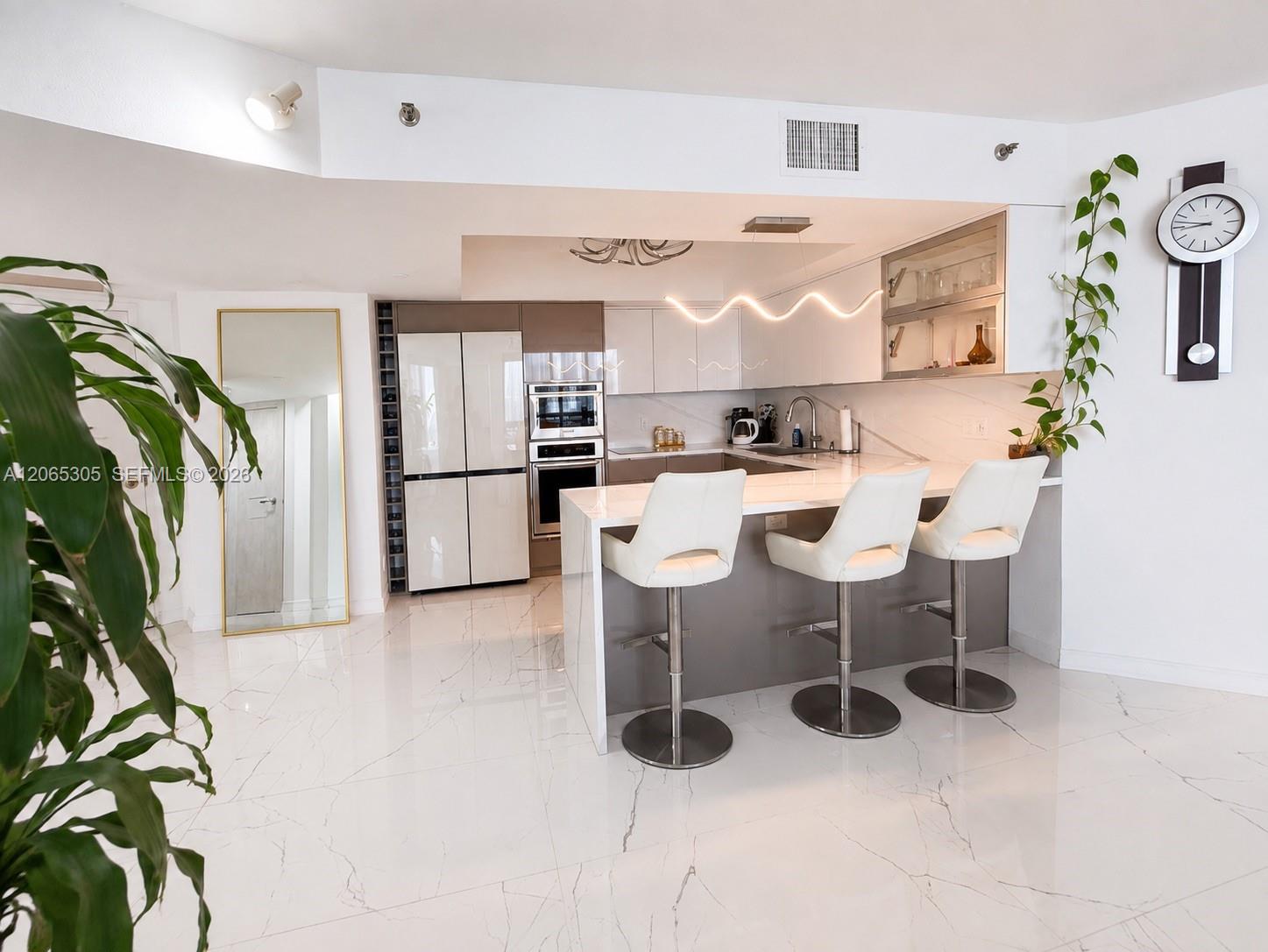 3600 Mystic Pointe Drive