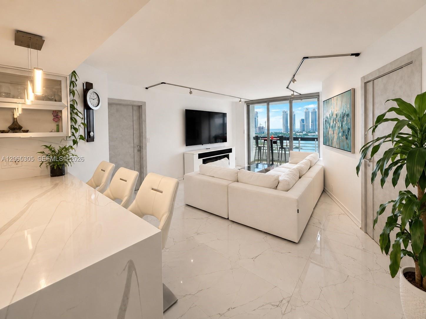 3600 Mystic Pointe Drive