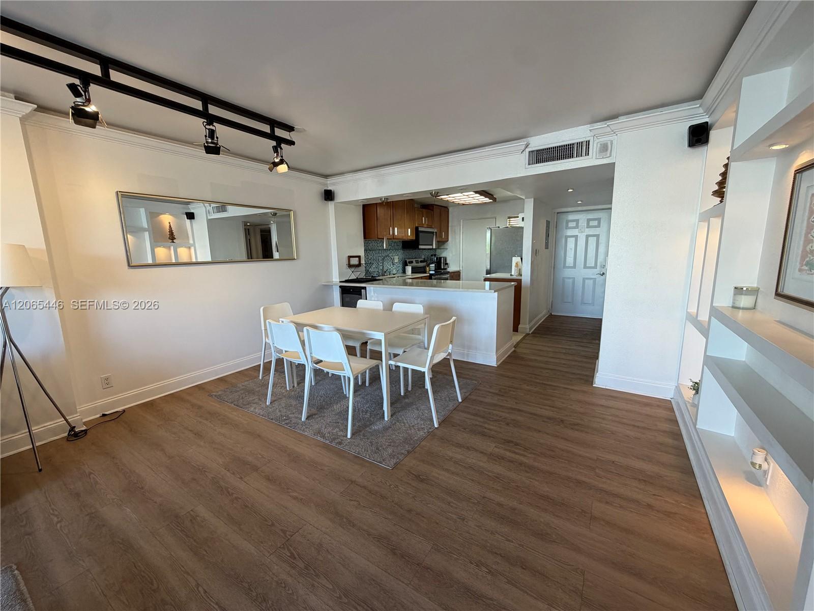 2903 N Miami Beach Boulevard