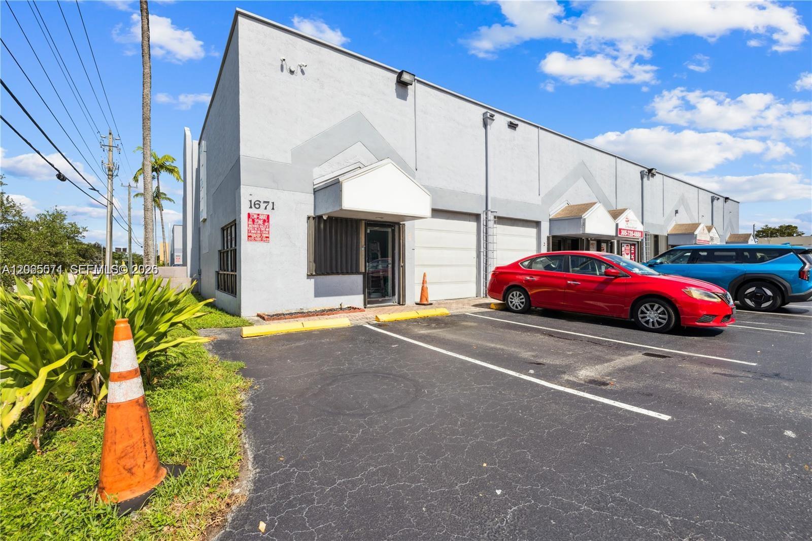 1671 W 37th Street