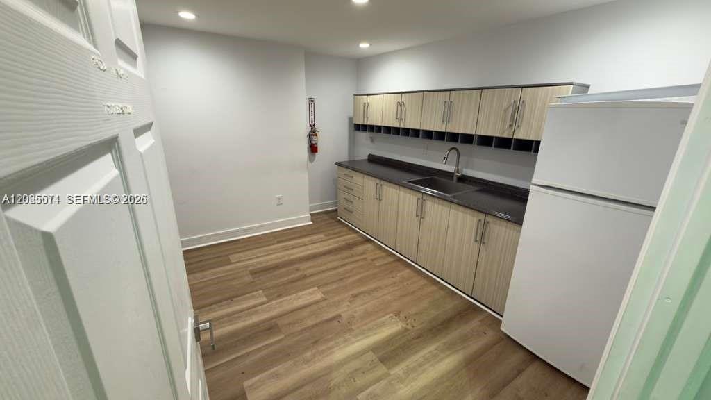 1671 W 37th Street