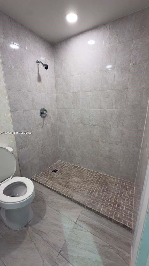 1671 W 37th Street