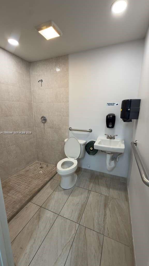 1671 W 37th Street
