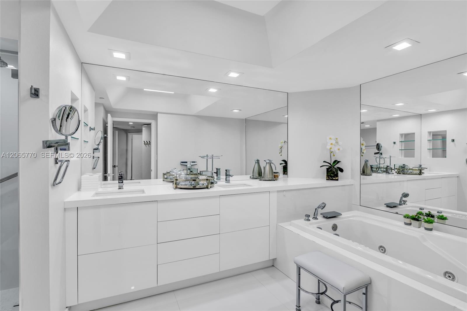 2000 Island Boulevard