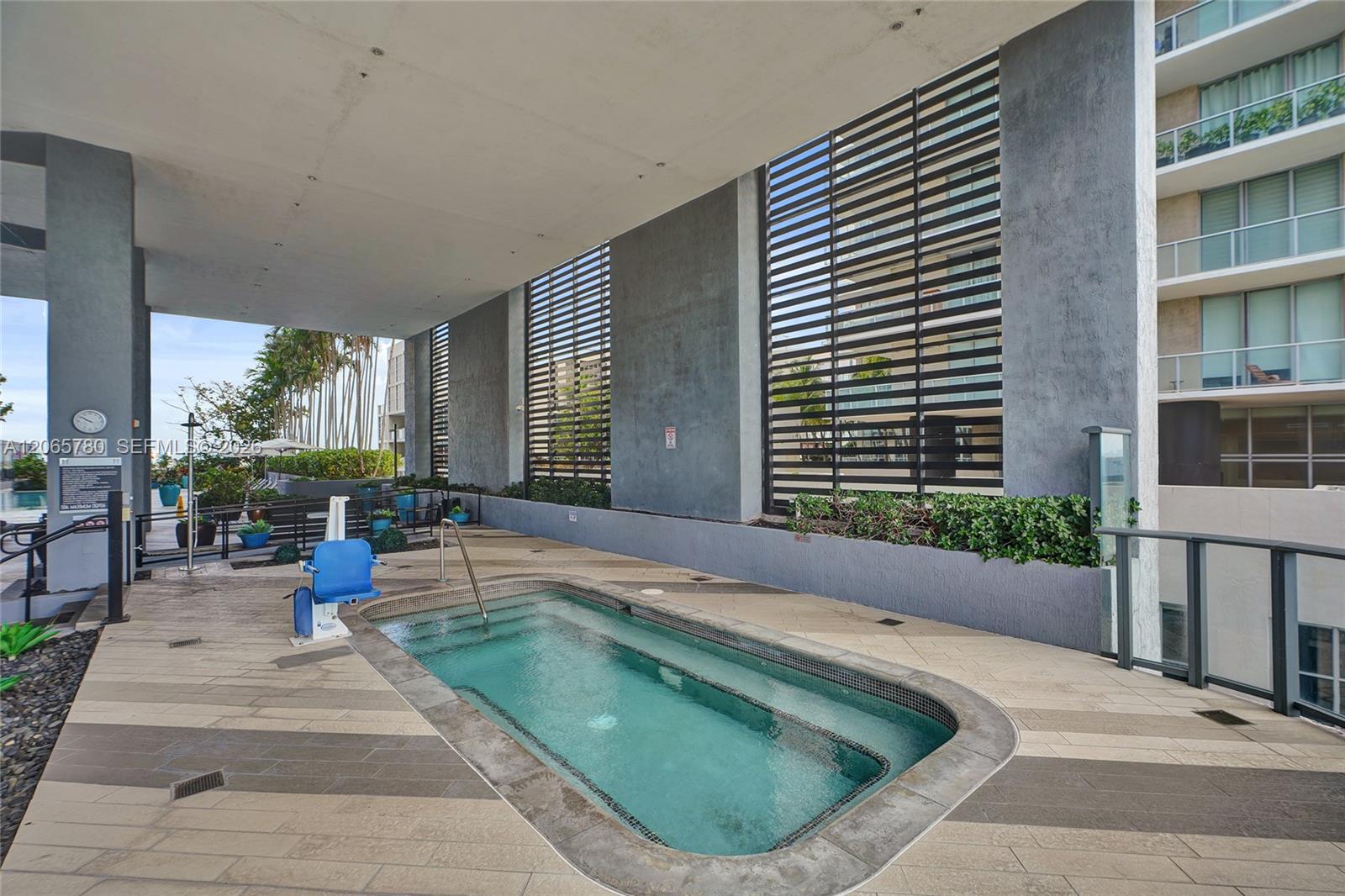 121 NE 34th Street