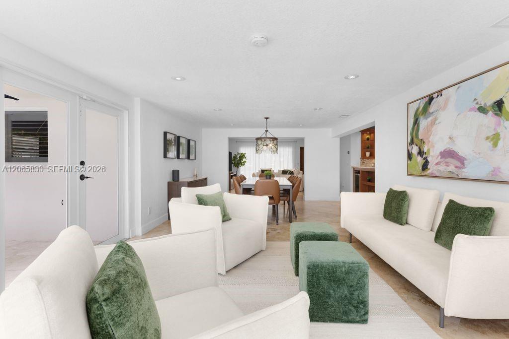 261 SE 4th Street