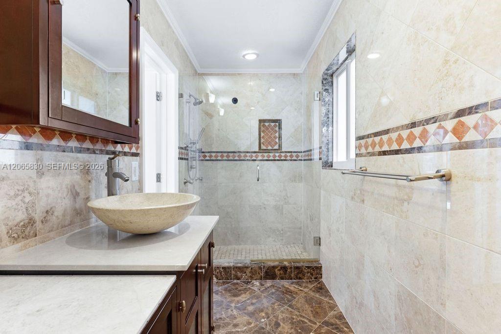 261 SE 4th Street