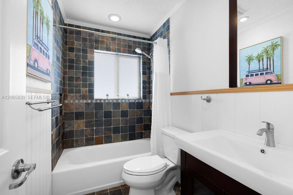 261 SE 4th Street