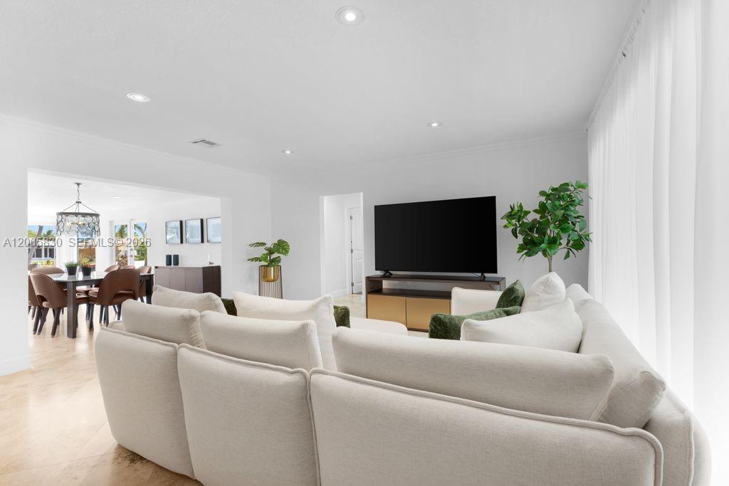 261 SE 4th Street