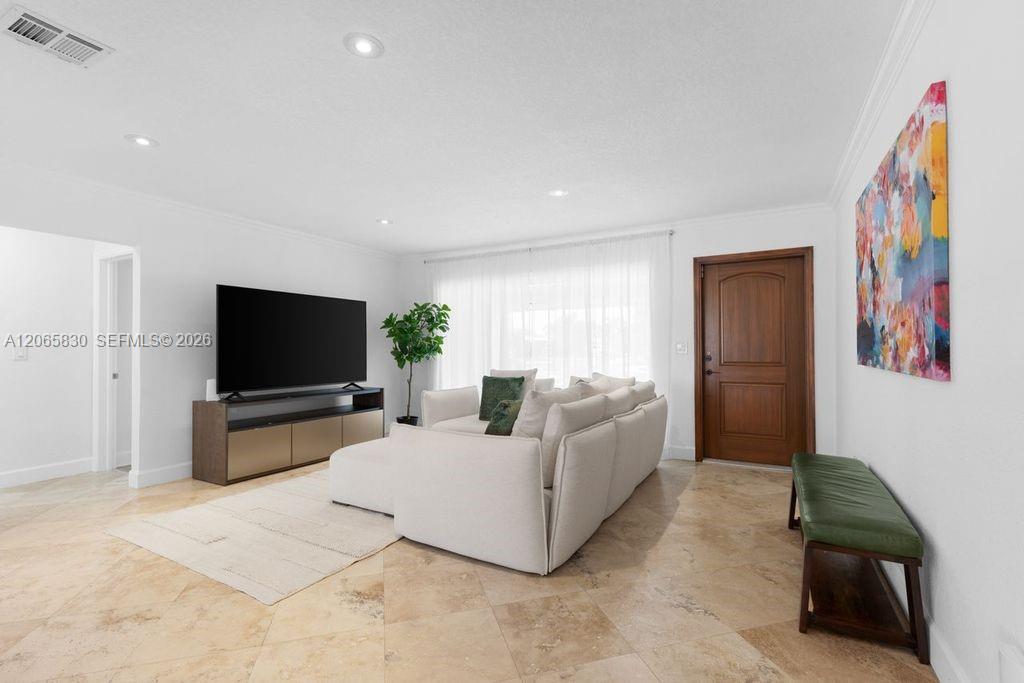261 SE 4th Street