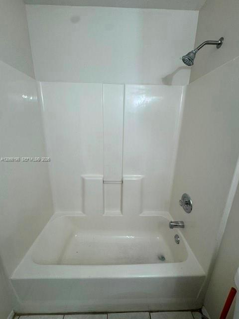 982 SW 9th Court