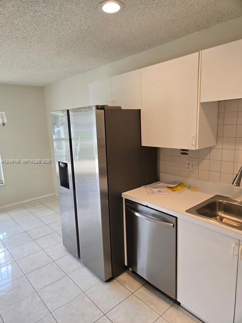 982 SW 9th Court